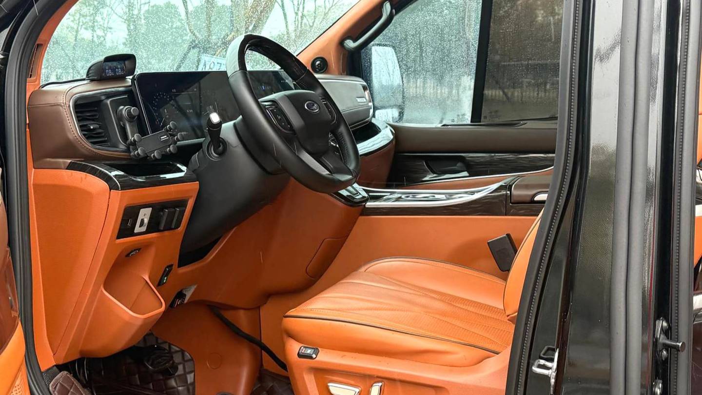 Ford 2024 Tourneo Custom 2.0T Automatic Zhizun Plus Edition