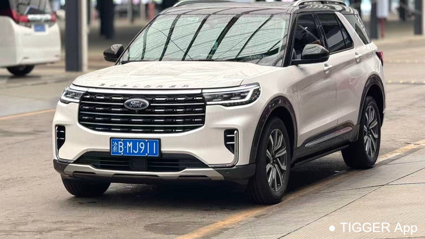 Ford 2024 ‌Explorer 2.3T EcoBoost 4WD Titanium Edition 6-seater