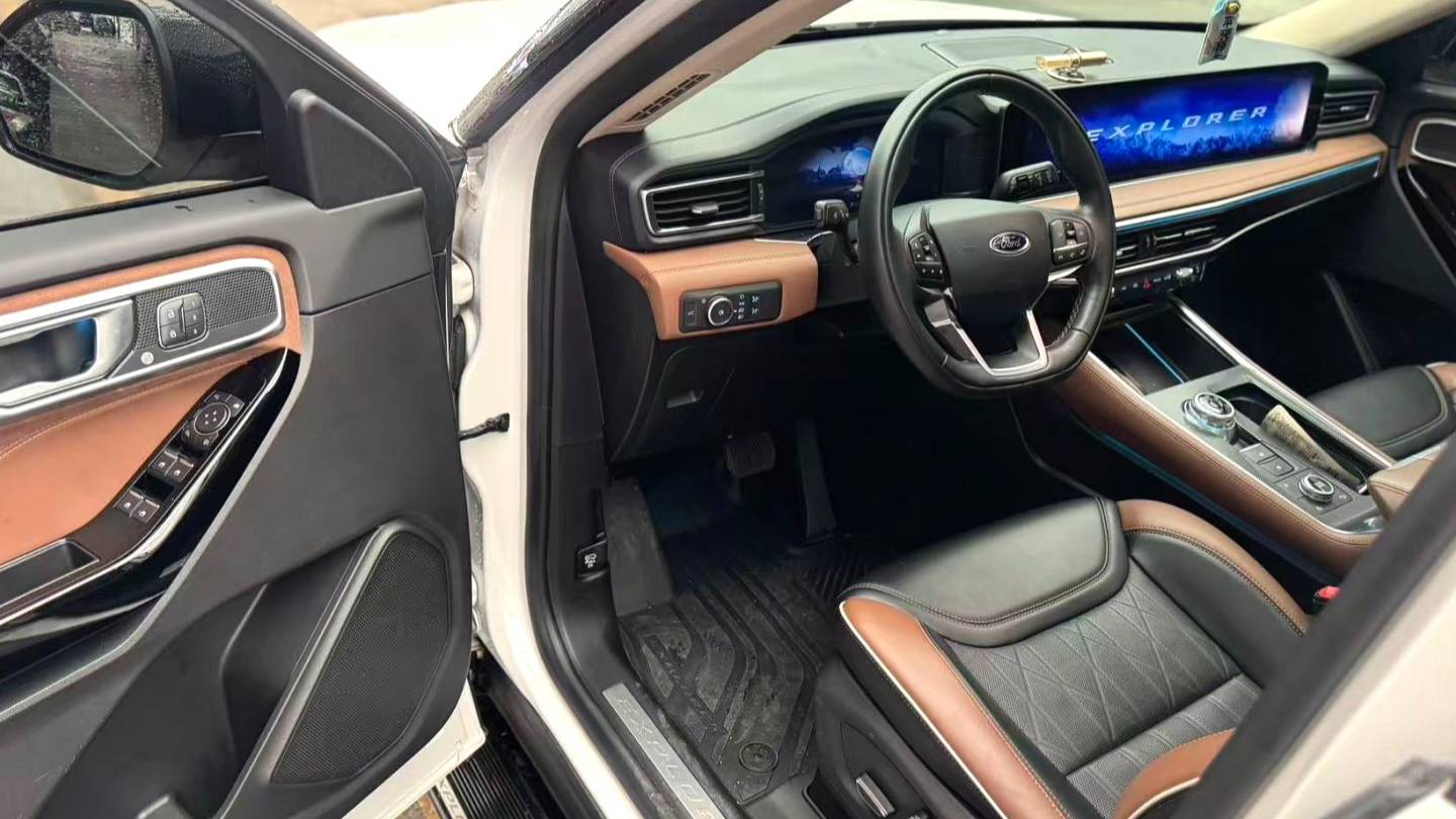 Ford 2024 ‌Explorer 2.3T EcoBoost 4WD Titanium Edition 6-seater