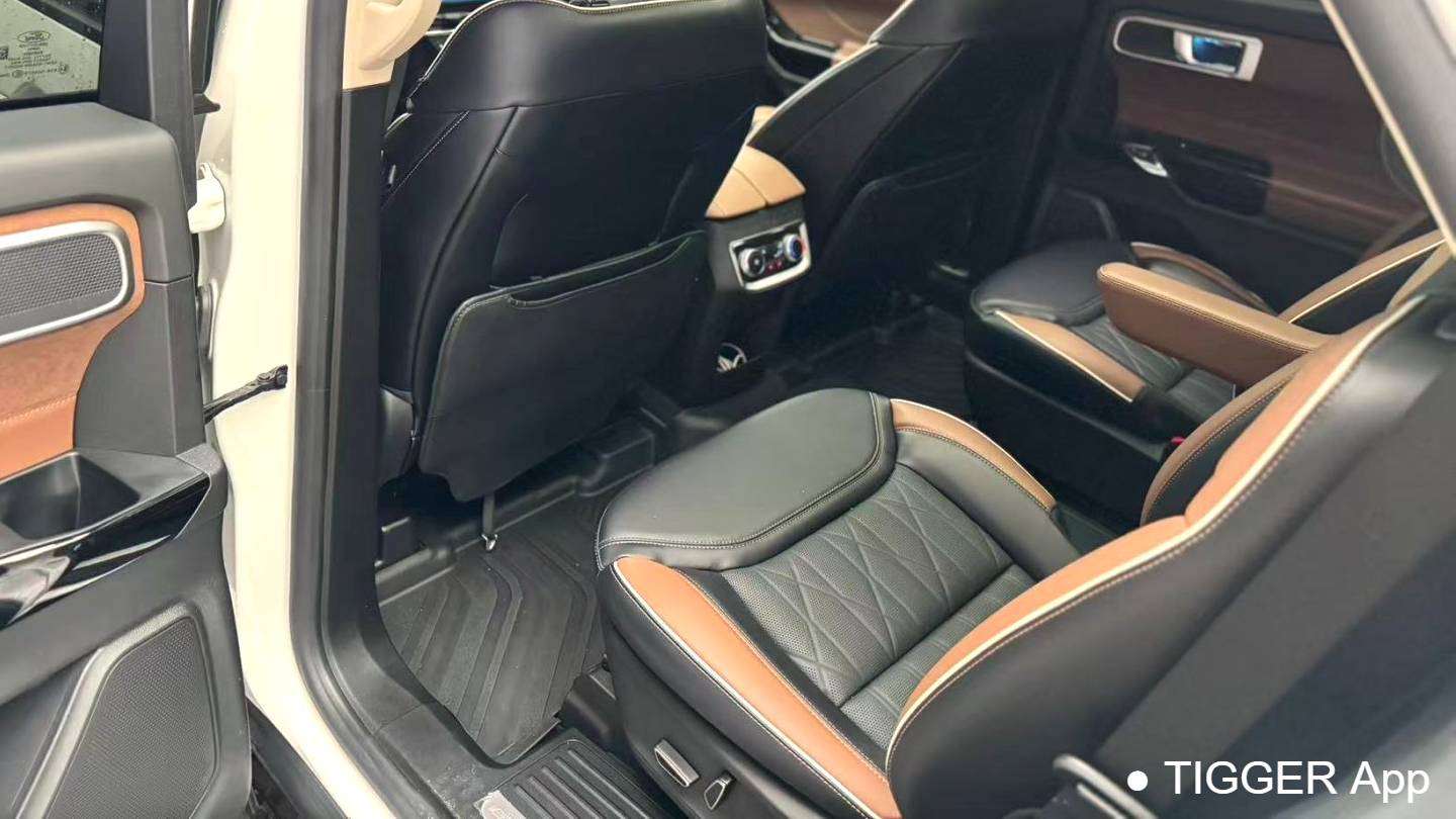 Ford 2024 ‌Explorer 2.3T EcoBoost 4WD Titanium Edition 6-seater