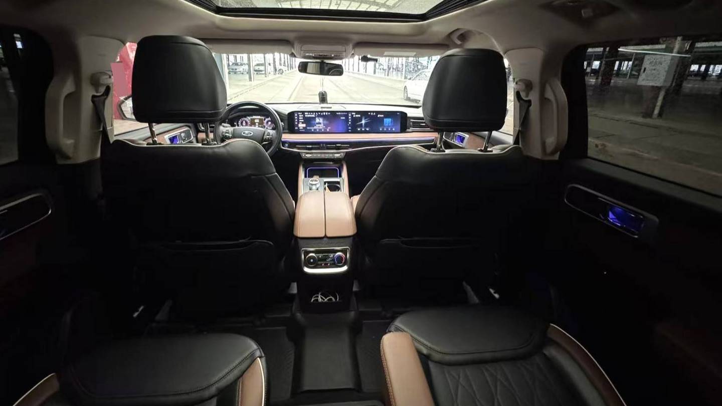 Ford 2024 ‌Explorer 2.3T EcoBoost 4WD Titanium Edition 6-seater