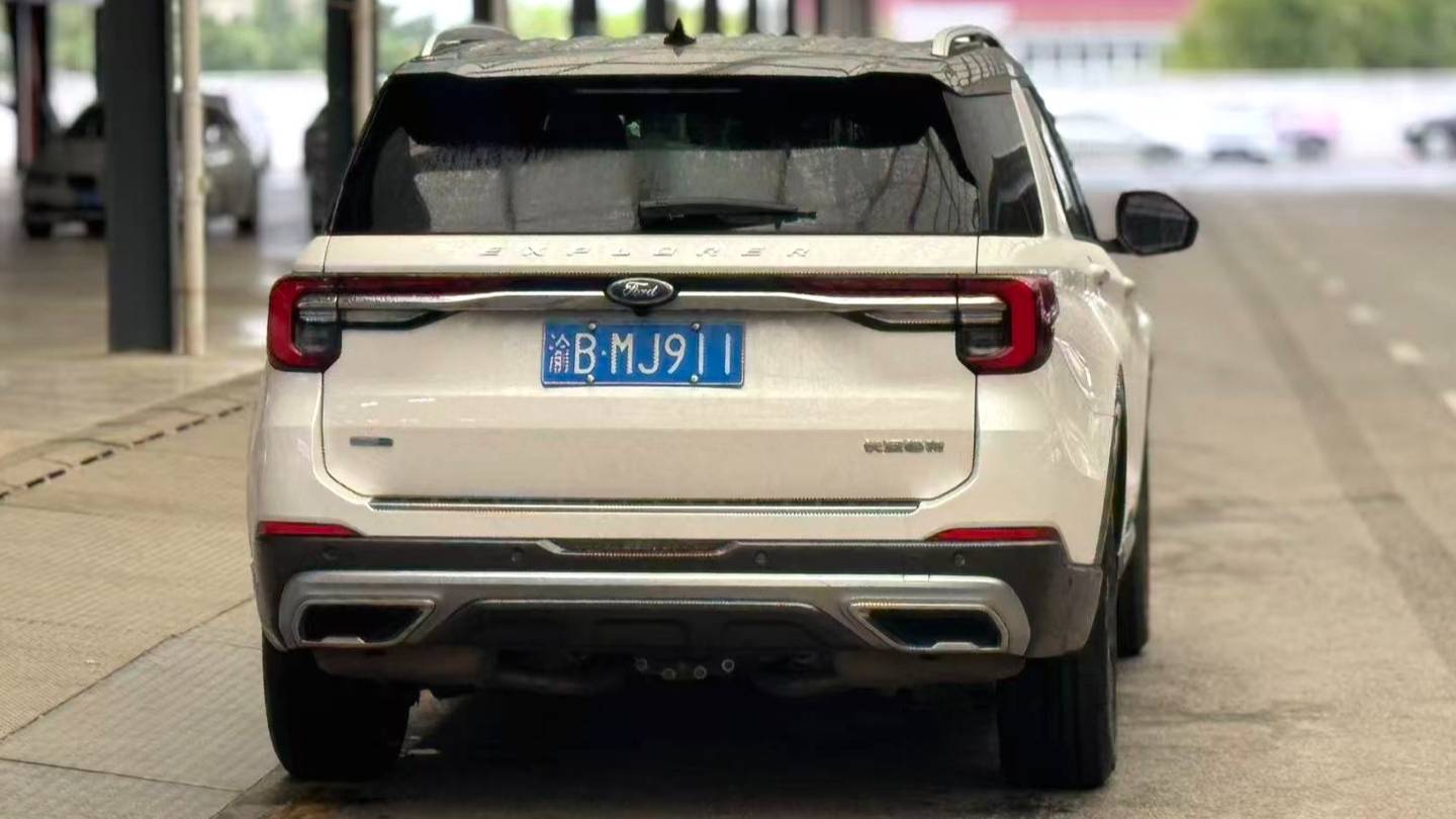 Ford 2024 ‌Explorer 2.3T EcoBoost 4WD Titanium Edition 6-seater