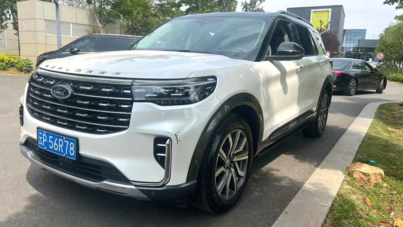 Ford 2023 ‌Explorer EcoBoost 285 four-wheel drive titanium version 7-seater