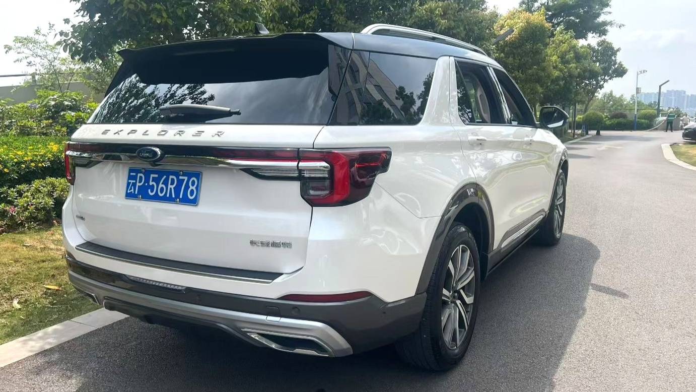 Ford 2023 ‌Explorer EcoBoost 285 four-wheel drive titanium version 7-seater