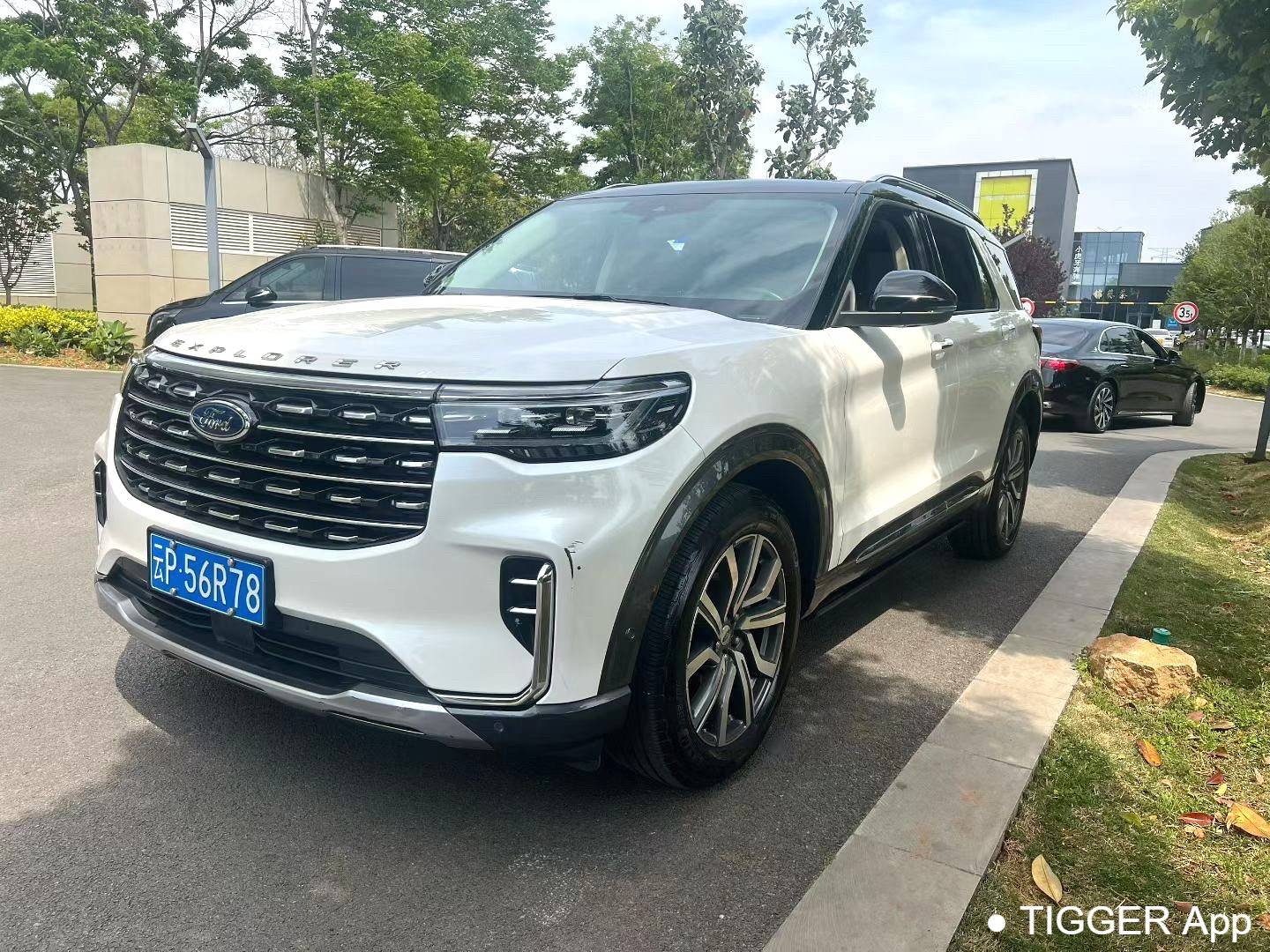 used Ford 2023 ‌Explorer EcoBoost 285 four-wheel drive titanium version 7-seater