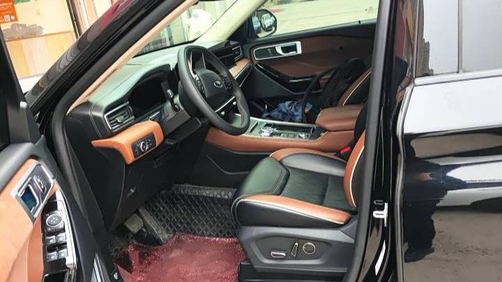 Ford 2023 ‌Explorer EcoBoost 285 four-wheel drive titanium version 6-seater