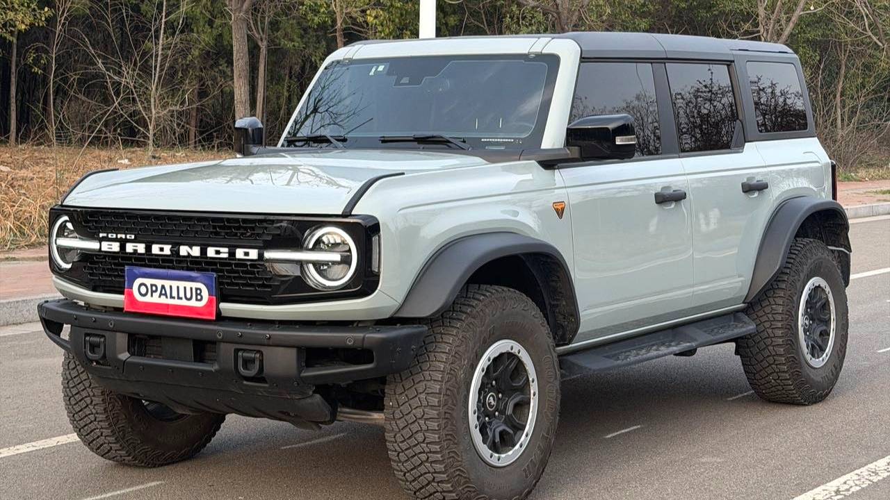 Ford 2024 Bronco 2.3T wasteland