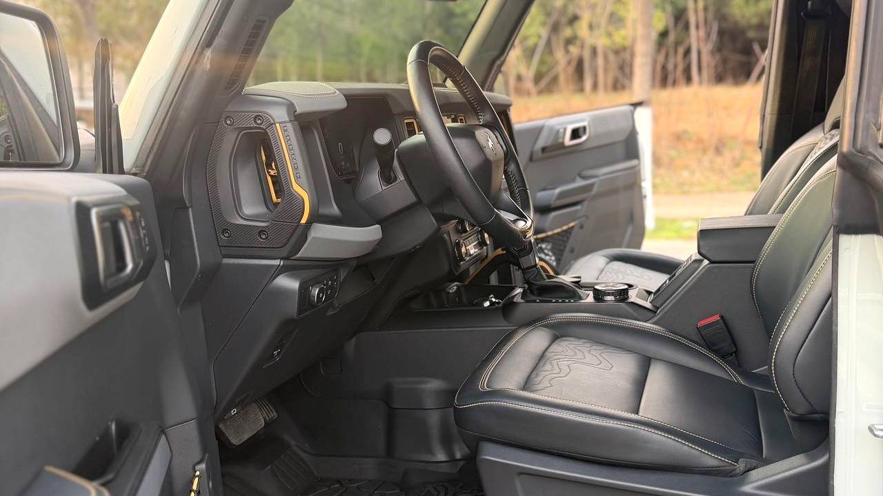 Ford 2024 Bronco 2.3T wasteland