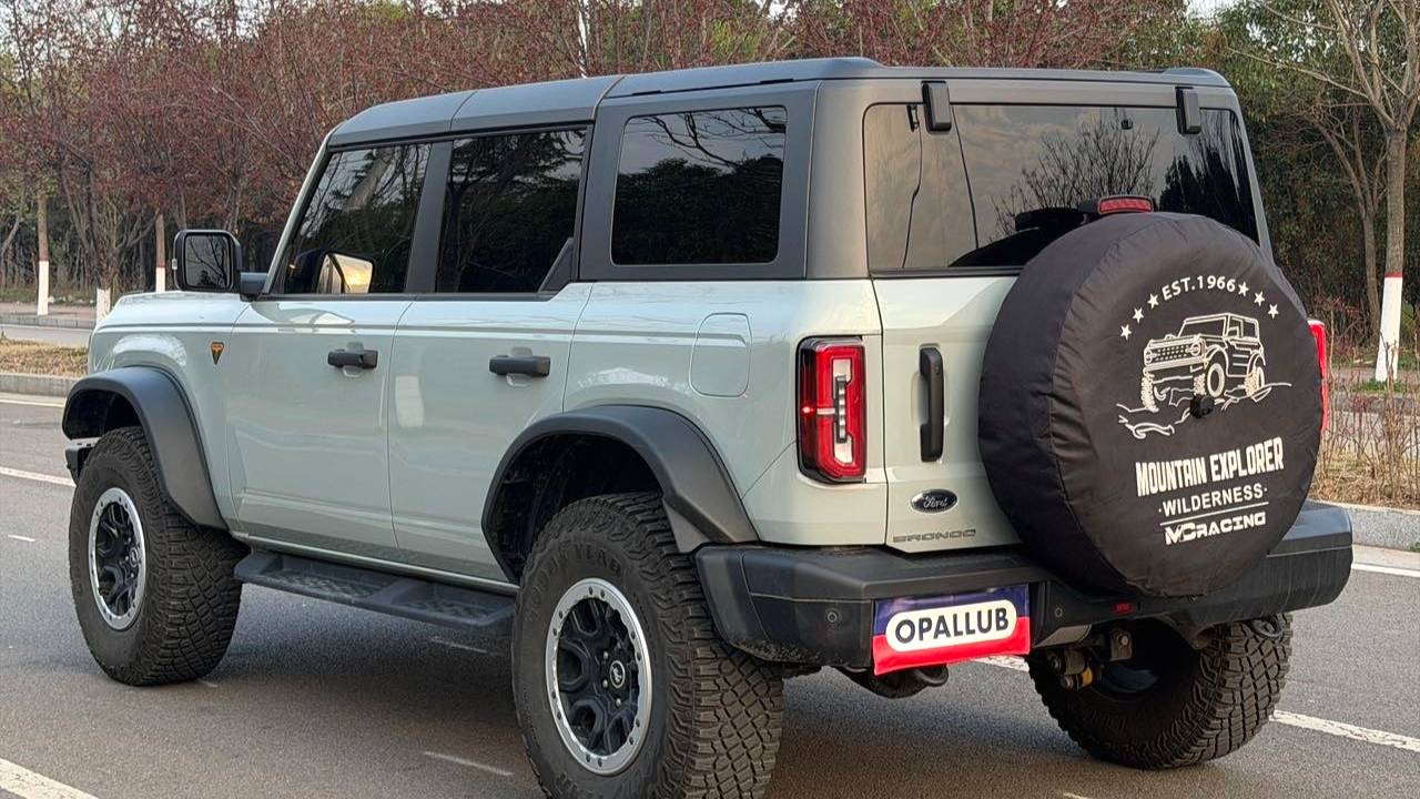 Ford 2024 Bronco 2.3T wasteland