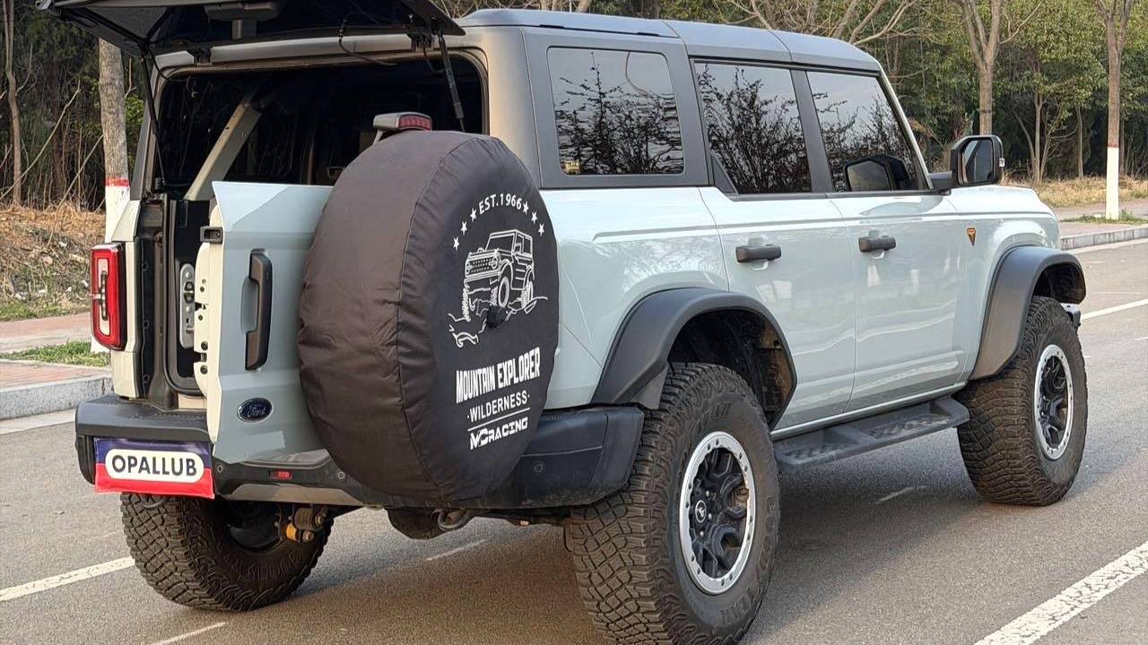 Ford 2024 Bronco 2.3T wasteland