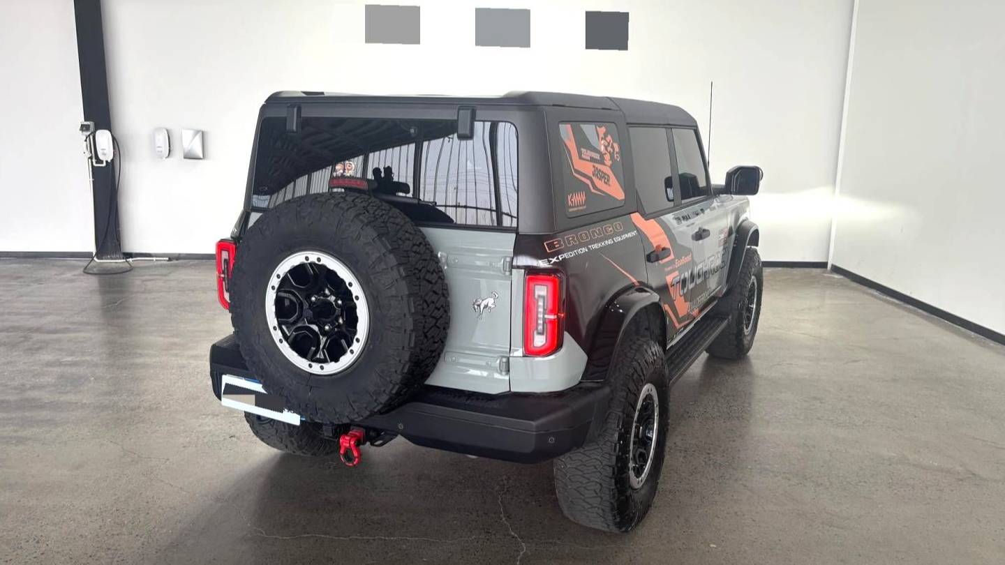 Ford 2024 Bronco 2.3T Long Beach Bigfoot Off road Edition