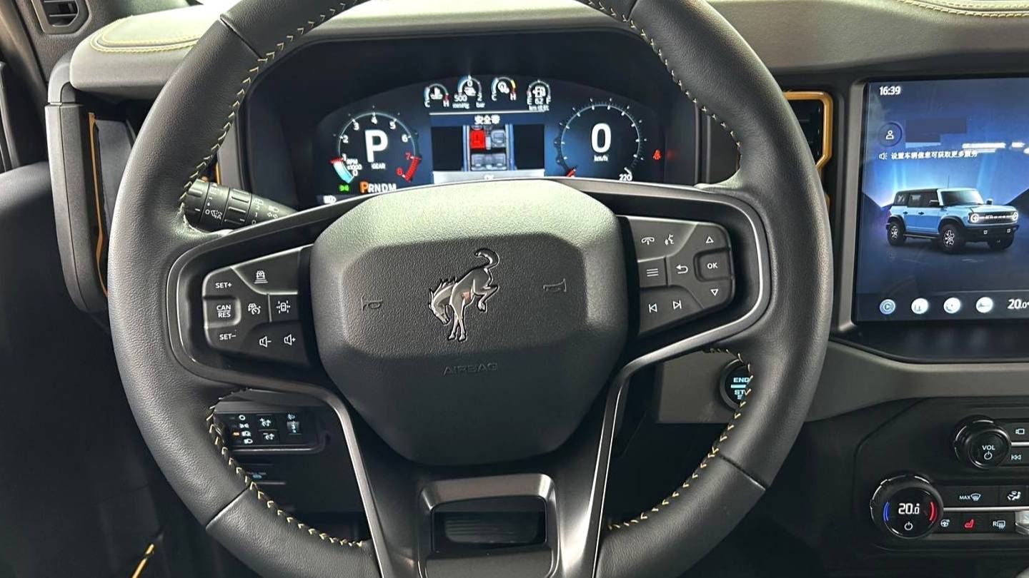 Ford 2024 Bronco 2.3T wasteland