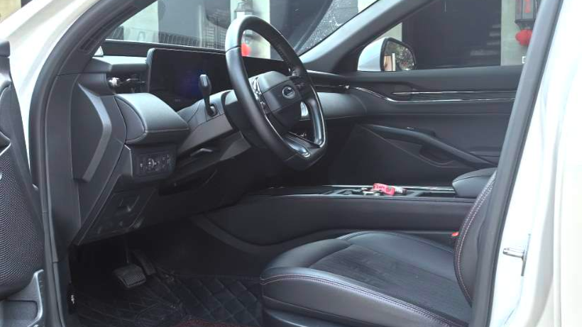 Ford 2023 Mondeo‌ EcoBoost 180 Shuya model