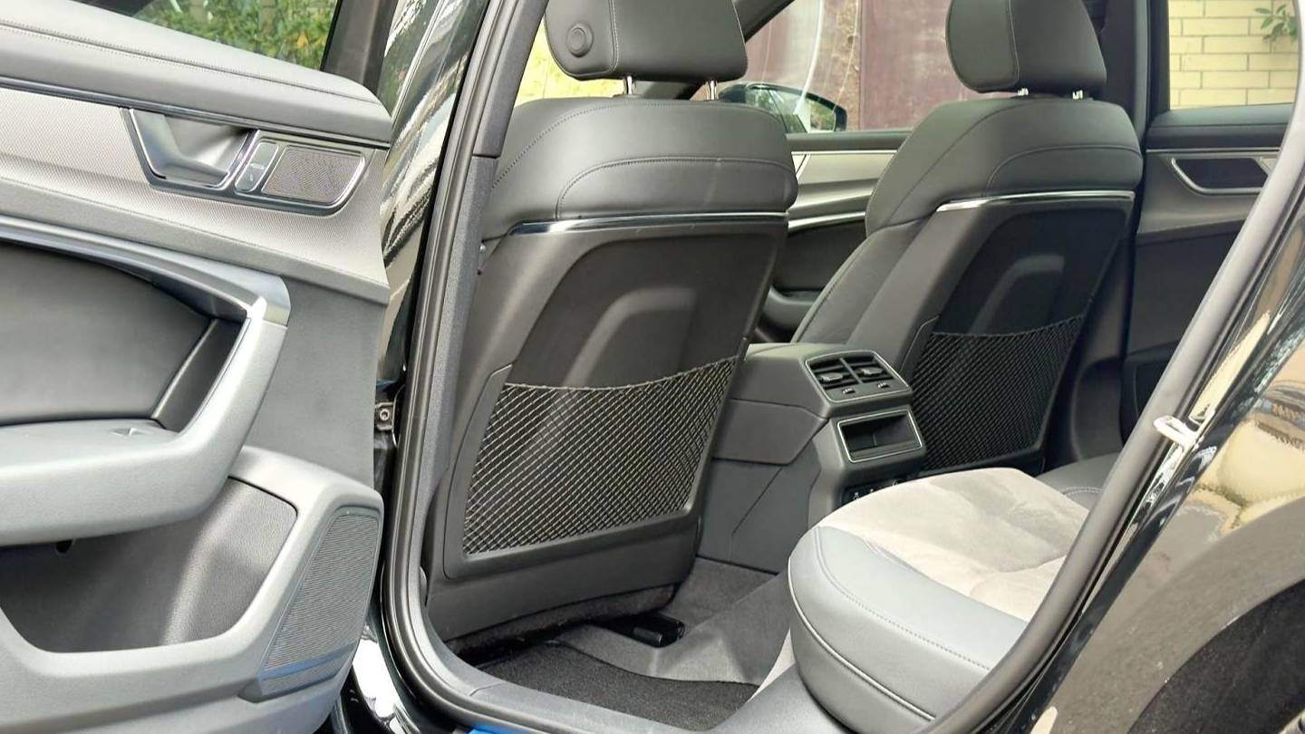 Audi 2023 A6L 40 TFSI Luxury Dynamic Model