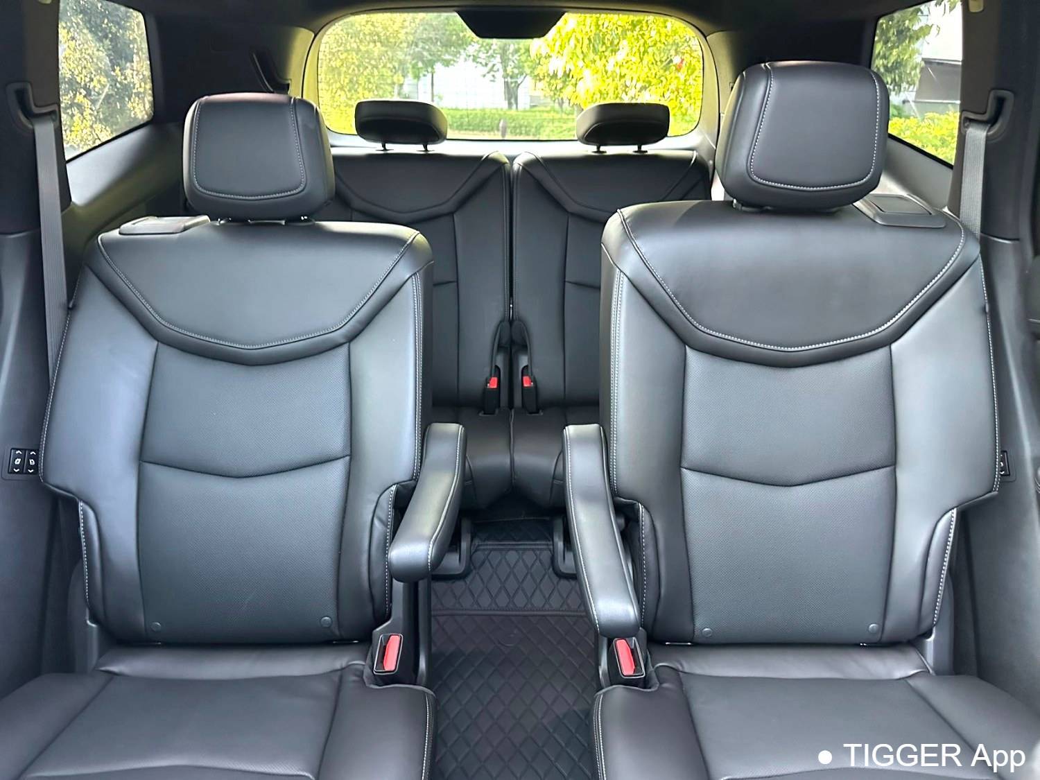 Подержанный CADILLAC 2022 XT6 2.0T Six seater 4WD Luxury 120th Anniversary Limited Edition