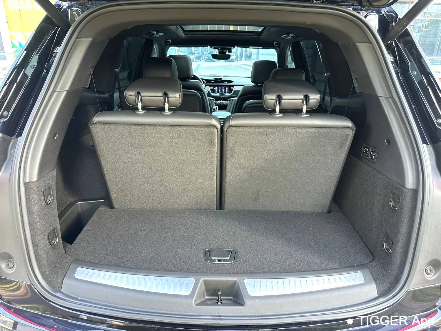 Подержанный CADILLAC 2022 XT6 2.0T Six seater 4WD Luxury 120th Anniversary Limited Edition