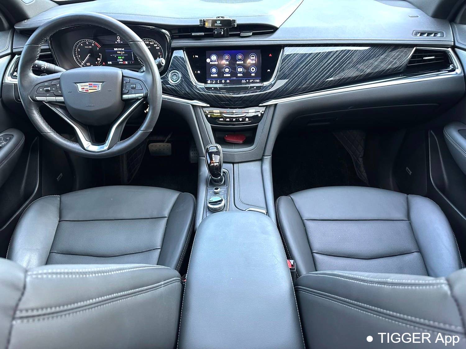Подержанный CADILLAC 2022 XT6 2.0T Six seater 4WD Luxury 120th Anniversary Limited Edition