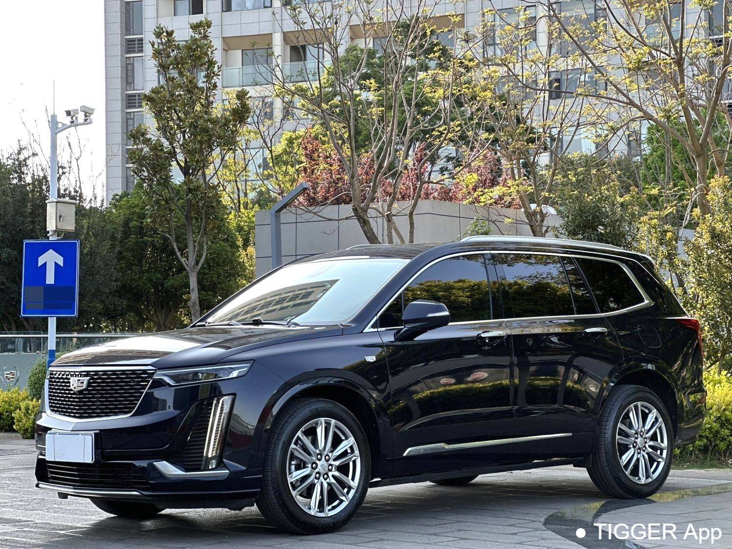 Подержанный CADILLAC 2022 XT6 2.0T Six seater 4WD Luxury 120th Anniversary Limited Edition
