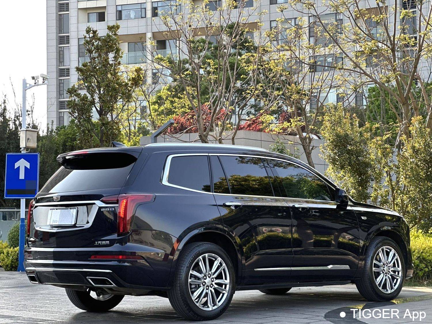 Подержанный CADILLAC 2022 XT6 2.0T Six seater 4WD Luxury 120th Anniversary Limited Edition