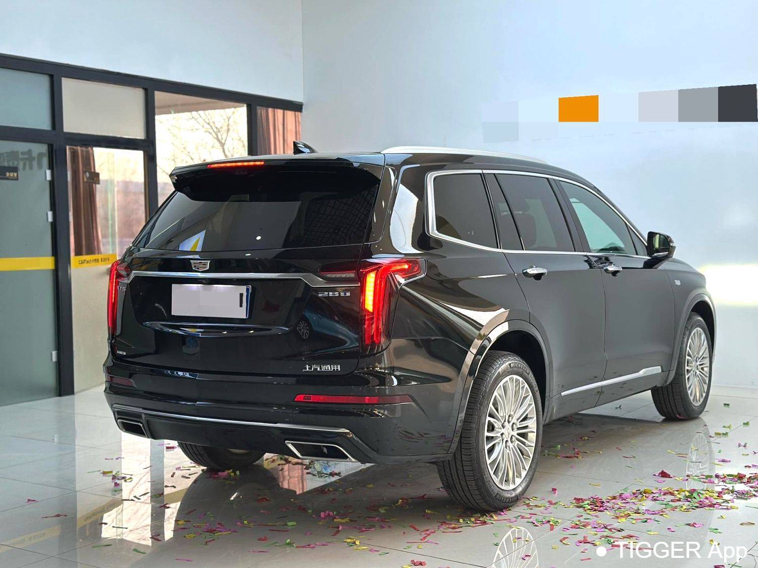 Подержанный CADILLAC 2025 XT6 2.0T Six seater 4WD Luxury Executive Classic Edition