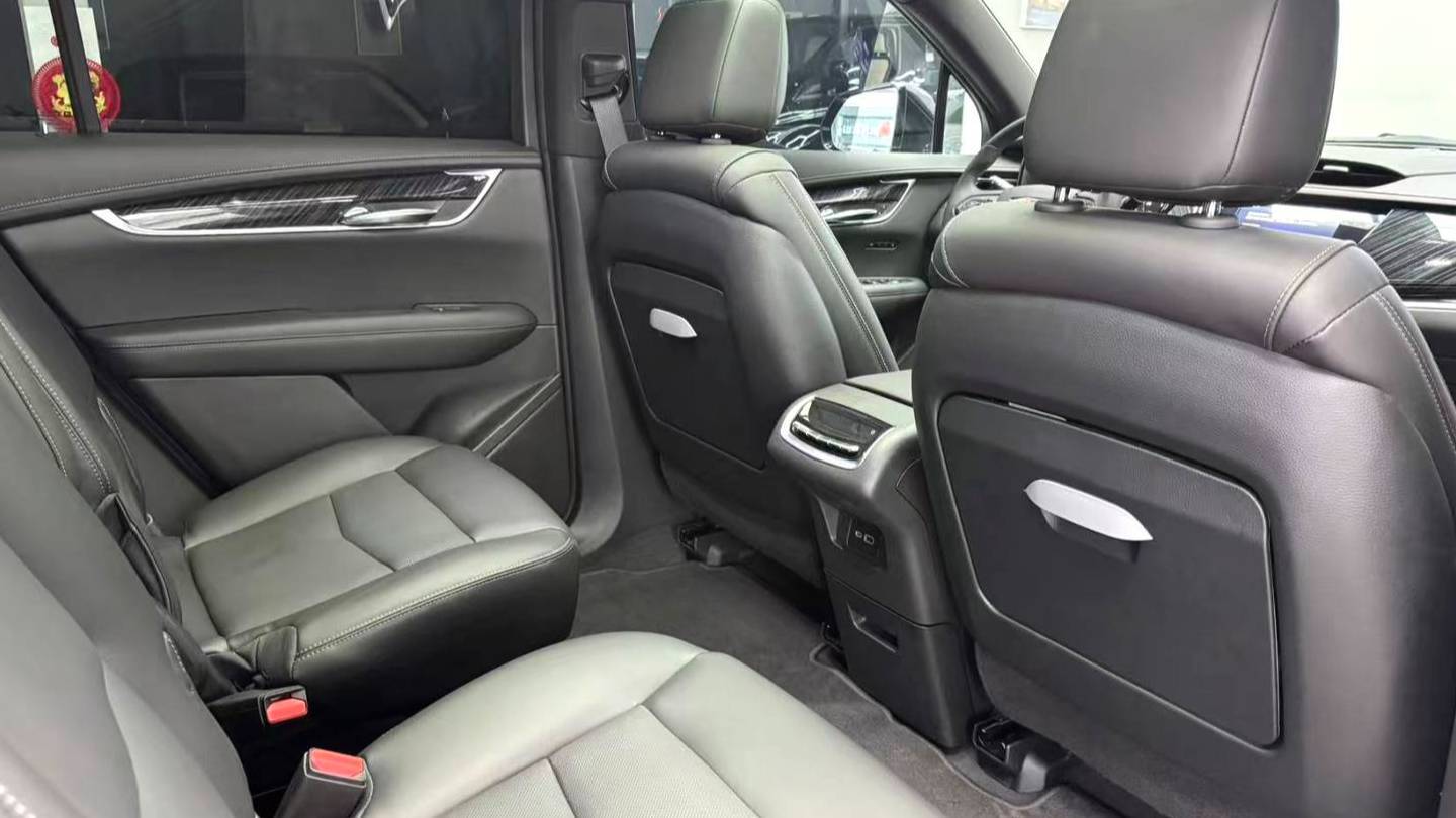 CADILLAC 2022 XT6 2.0T Six seater 4WD Luxury Standard Edition