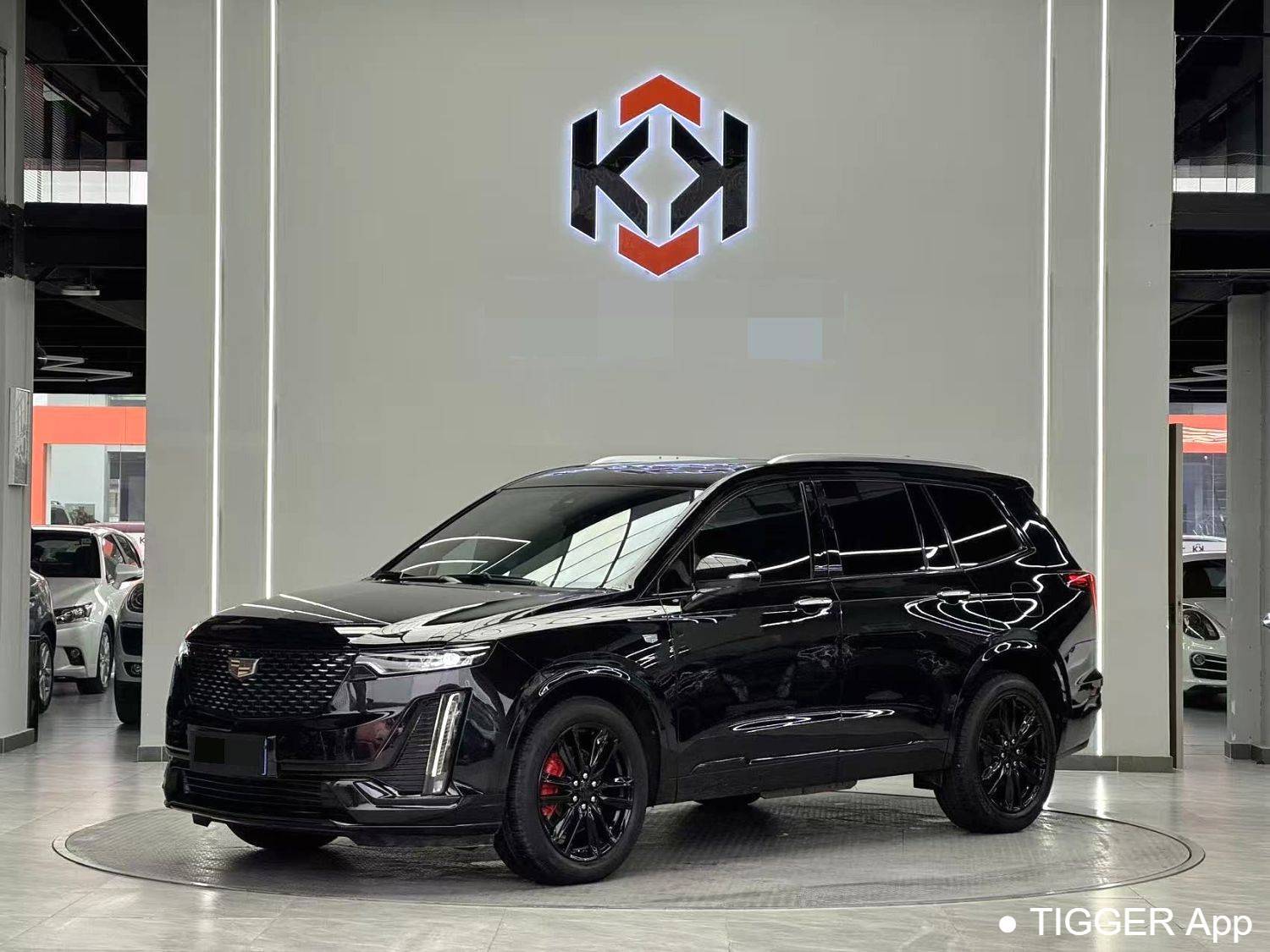 Подержанный CADILLAC 2022 XT6 2.0T Six seater 4WD Luxury Standard Edition