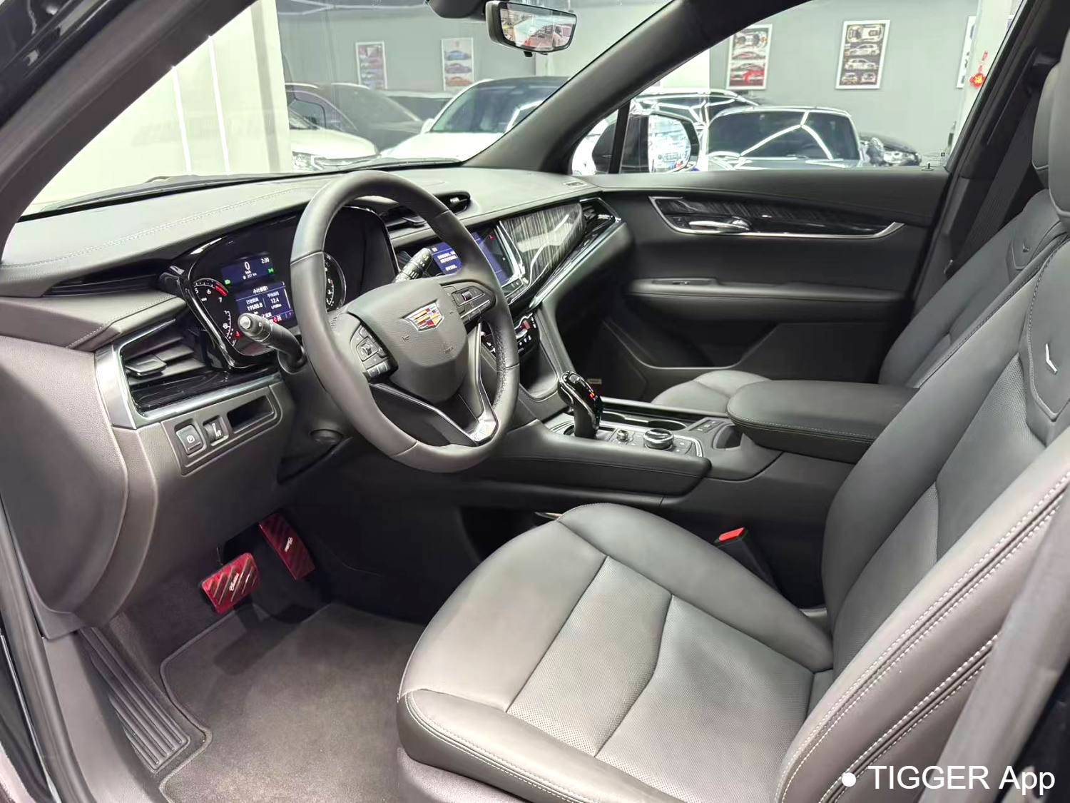 Подержанный CADILLAC 2022 XT6 2.0T Six seater 4WD Luxury Standard Edition