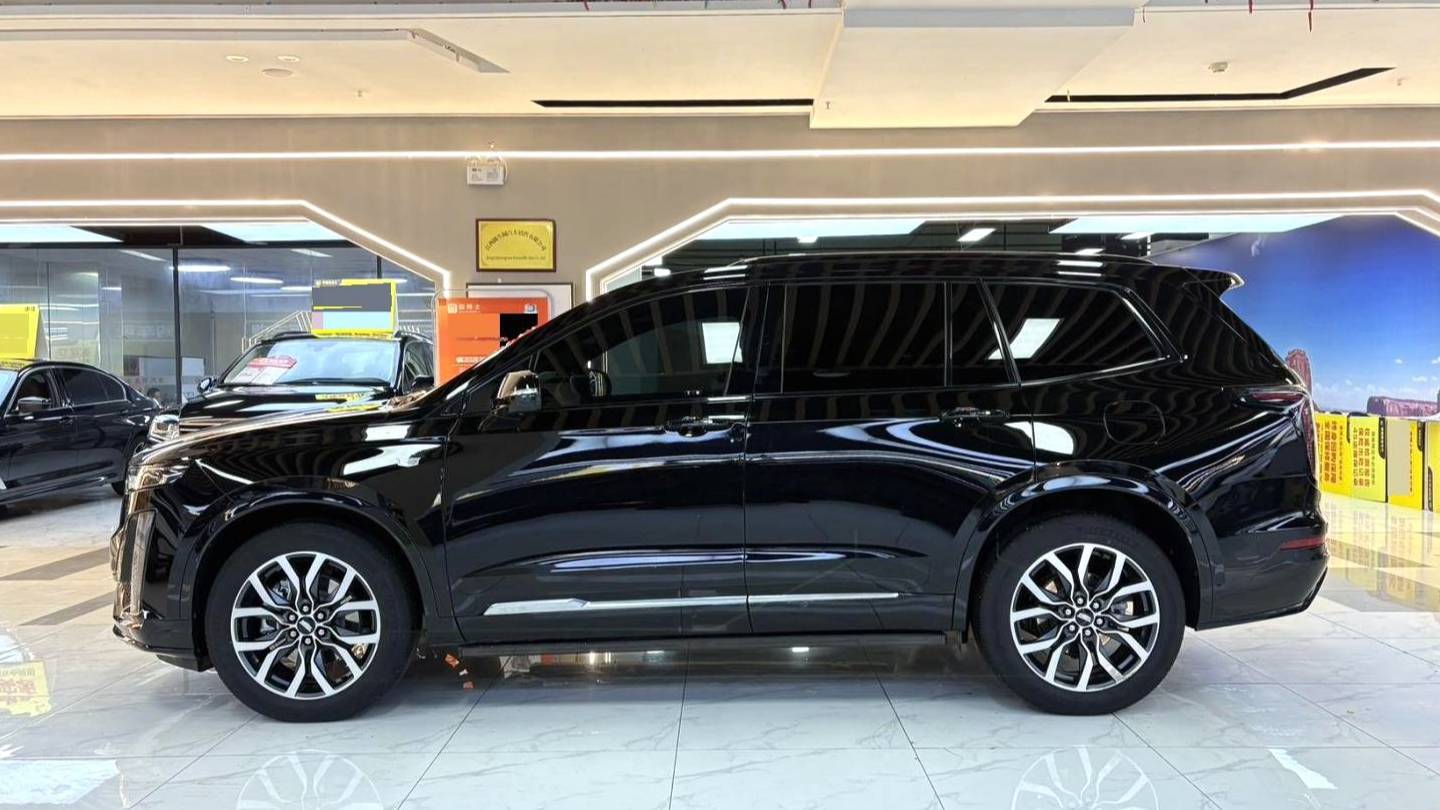 CADILLAC 2022 XT6 2.0T six seater four-wheel drive luxury model