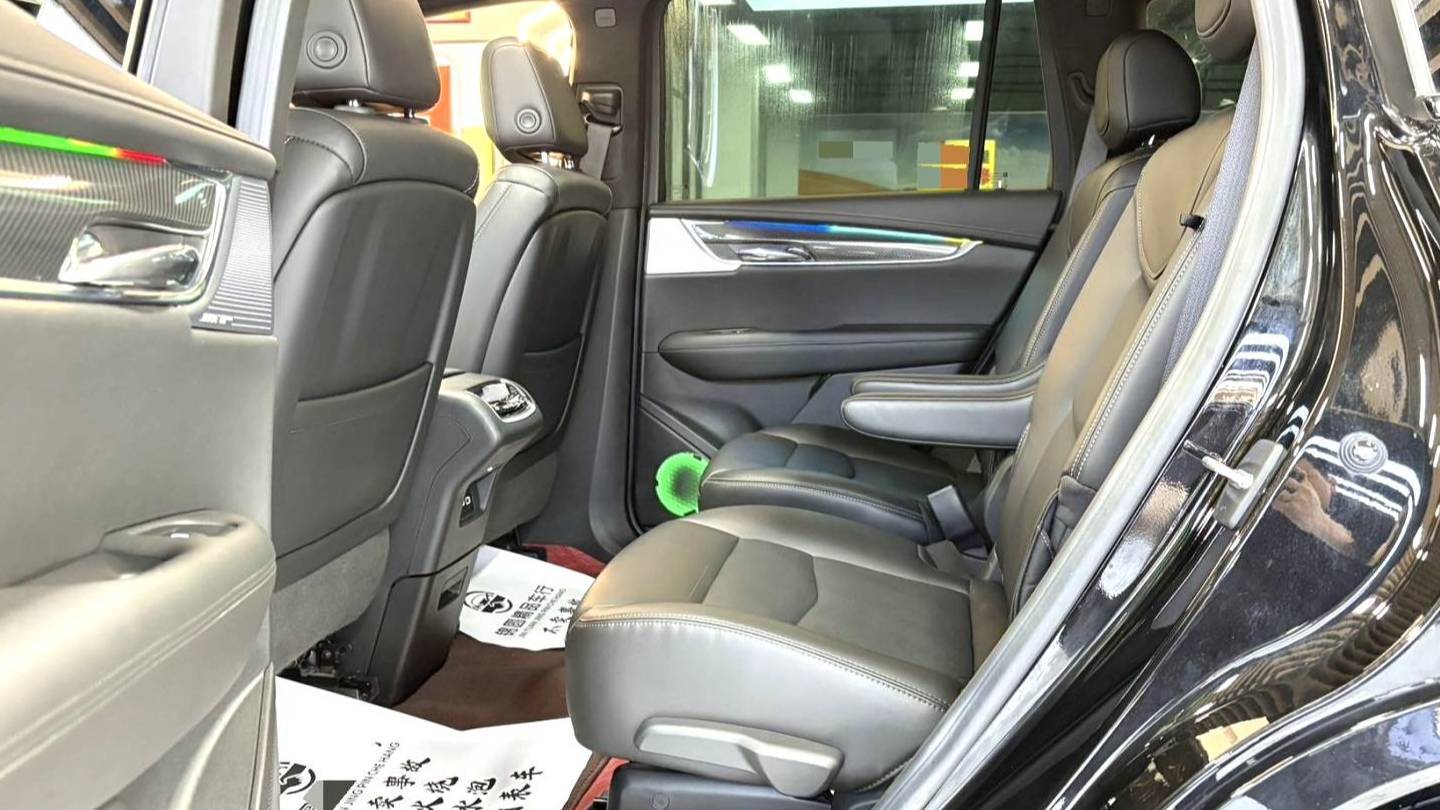 CADILLAC 2022 XT6 2.0T six seater four-wheel drive luxury model