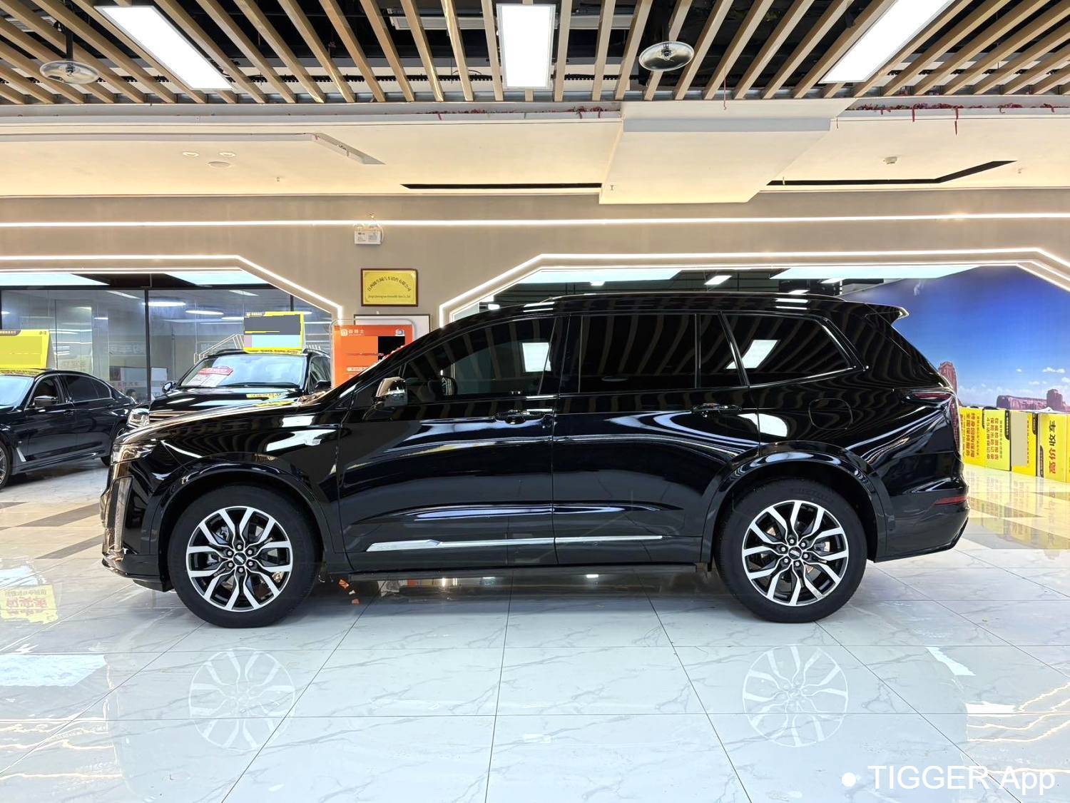 Подержанный CADILLAC 2022 XT6 2.0T six seater four-wheel drive luxury model
