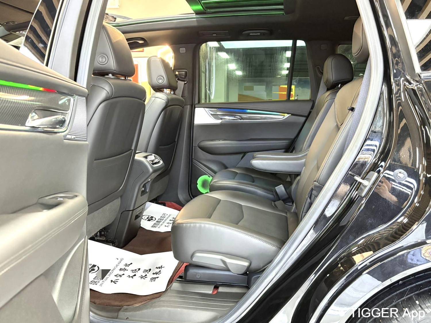 Подержанный CADILLAC 2022 XT6 2.0T six seater four-wheel drive luxury model