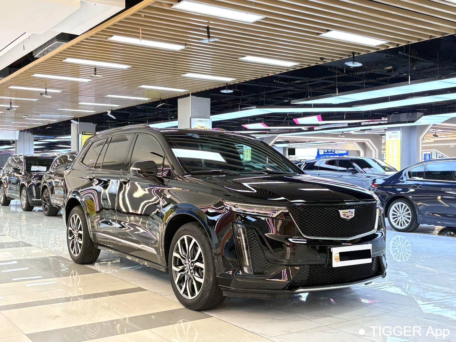 Подержанный CADILLAC 2022 XT6 2.0T six seater four-wheel drive luxury model
