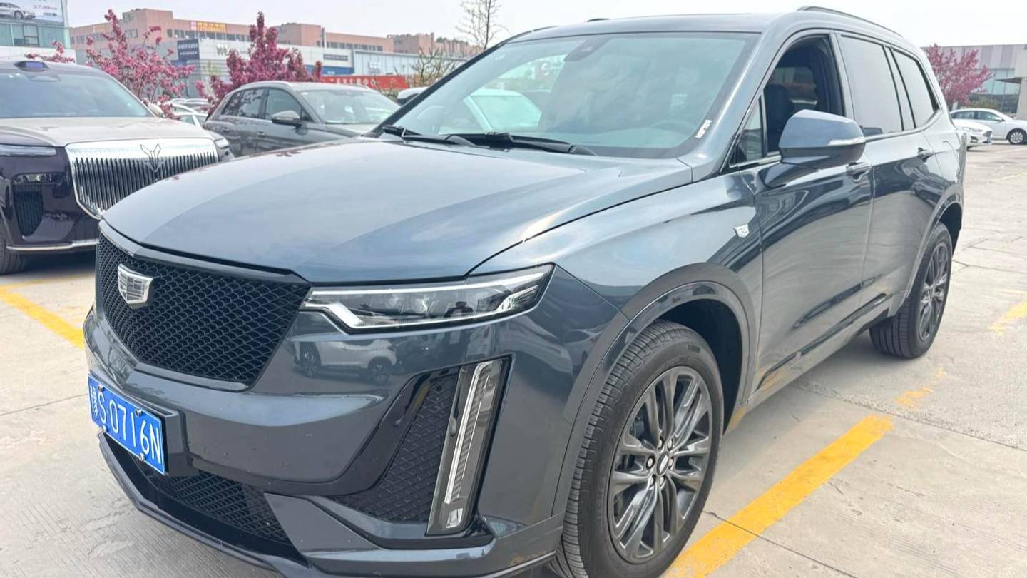 CADILLAC 2025 XT6 2.0T Six seater 4WD Prestige Executive Black Label Edition