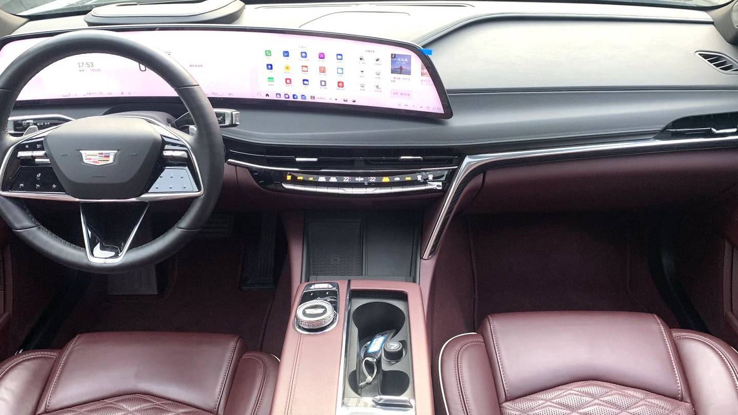 CADILLAC 2023 CT6 28T Platinum Edition