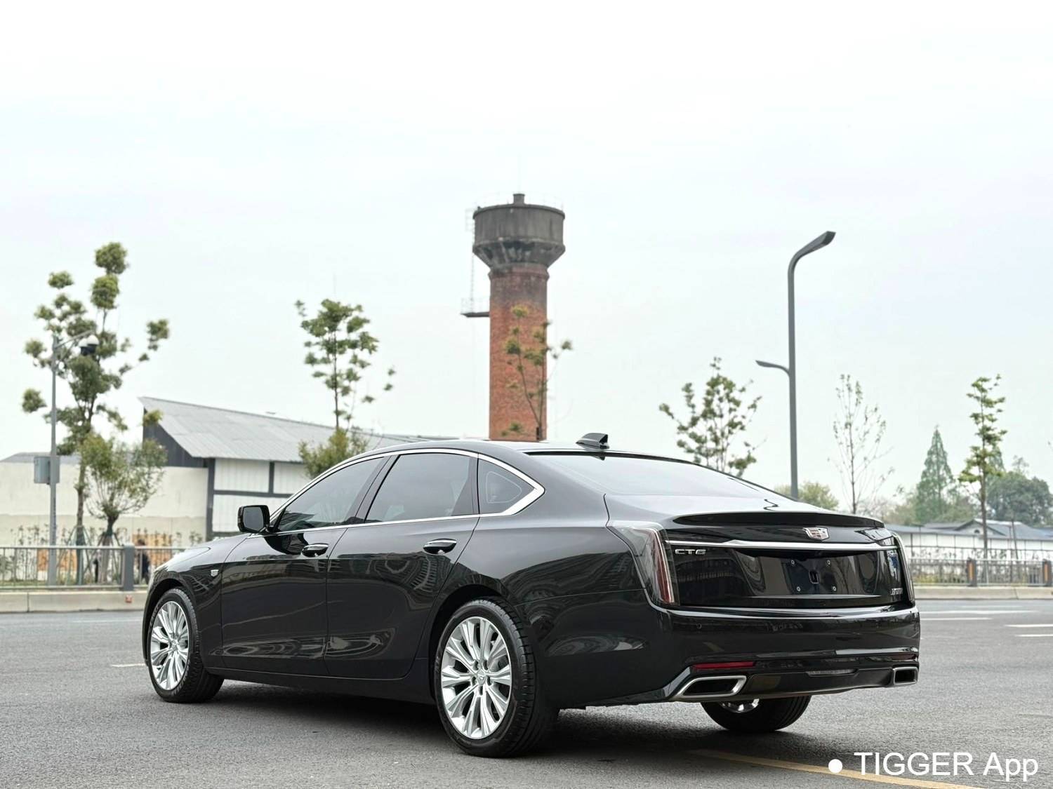 Подержанный CADILLAC 2023 CT6 28T Luxury Model