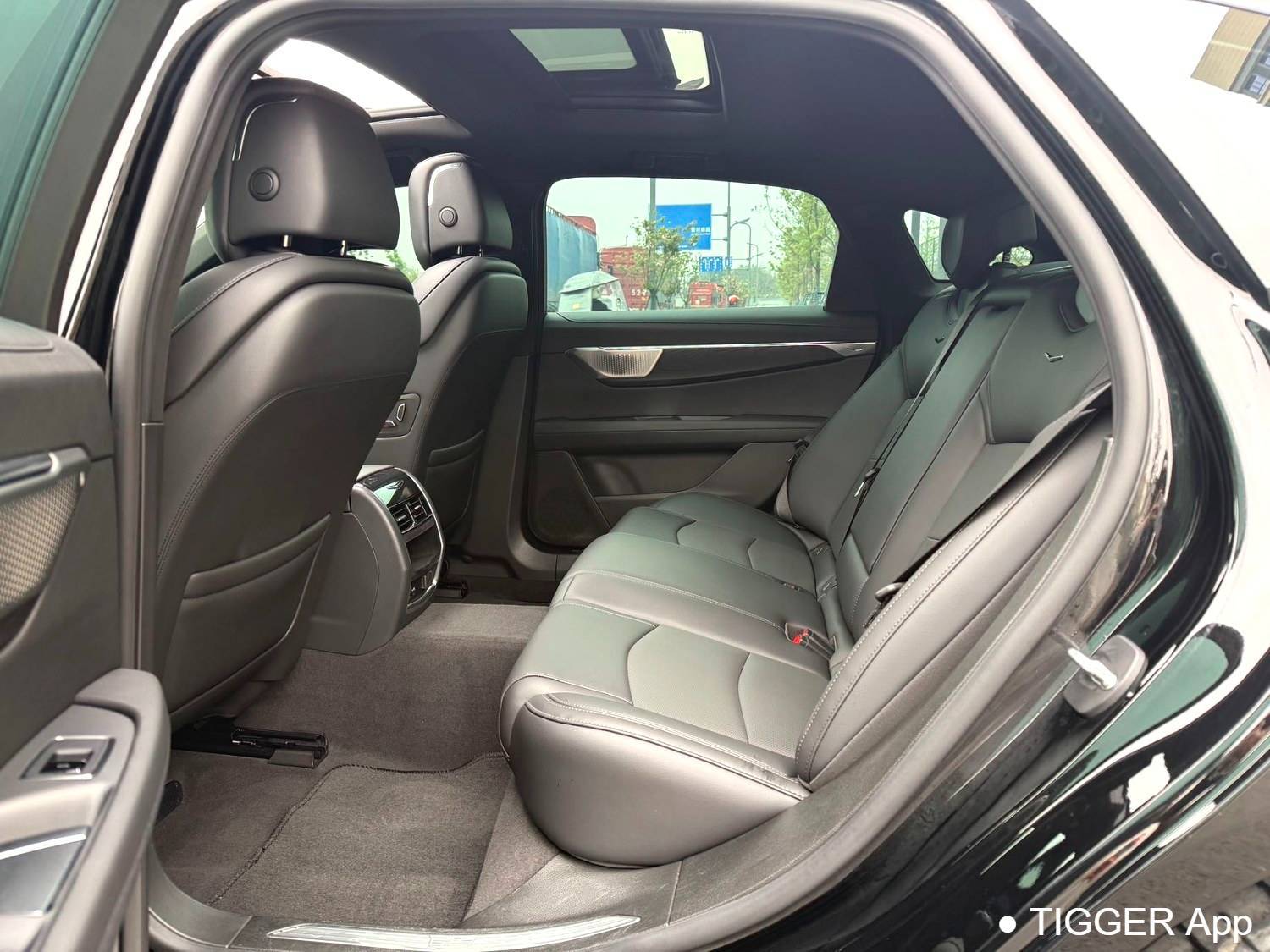 Подержанный CADILLAC 2023 CT6 28T Luxury Model