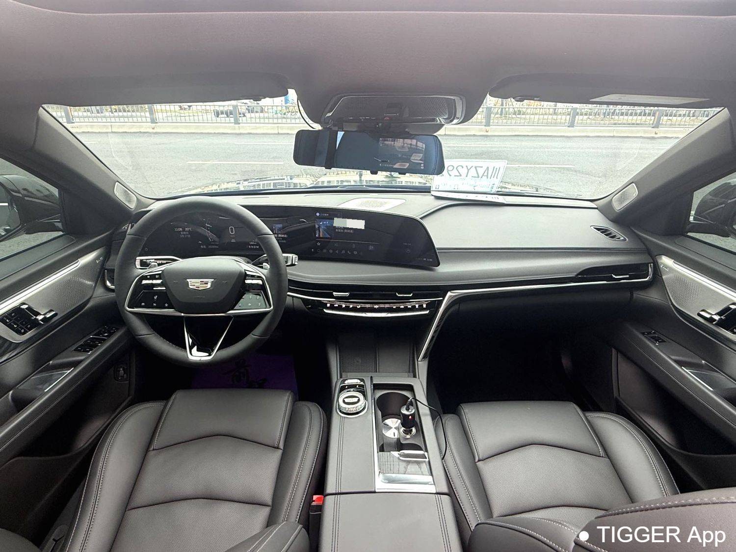 Подержанный CADILLAC 2023 CT6 28T Luxury Model