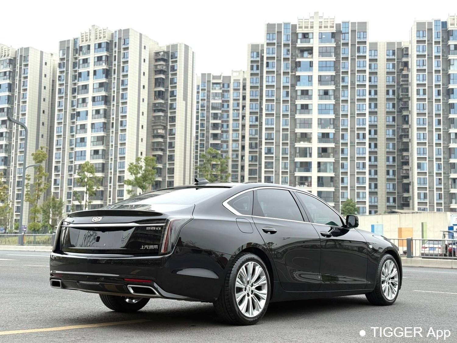 Подержанный CADILLAC 2023 CT6 28T Luxury Model