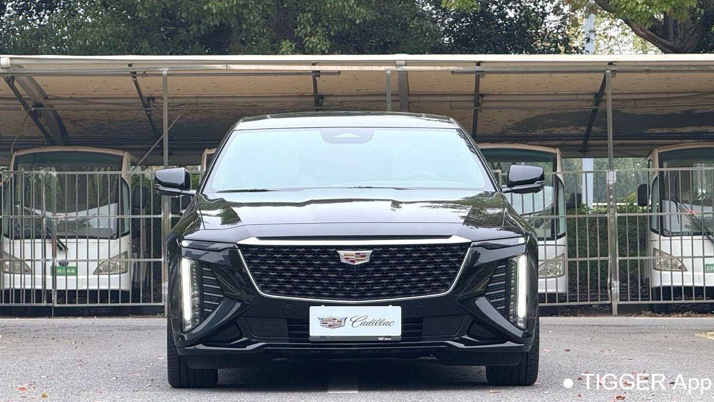 CADILLAC 2023 CT6 28T Luxury Model