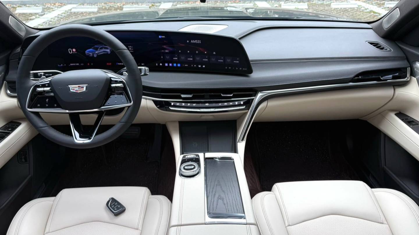 CADILLAC 2023 CT6 28T Luxury Model