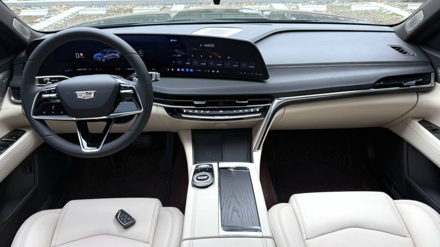 CADILLAC 2023 CT6 28T Luxury Model