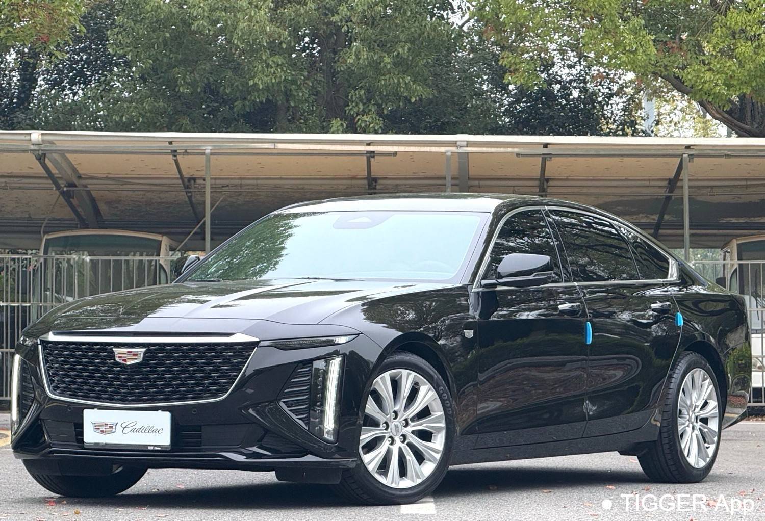 Подержанный CADILLAC 2023 CT6 28T Luxury Model