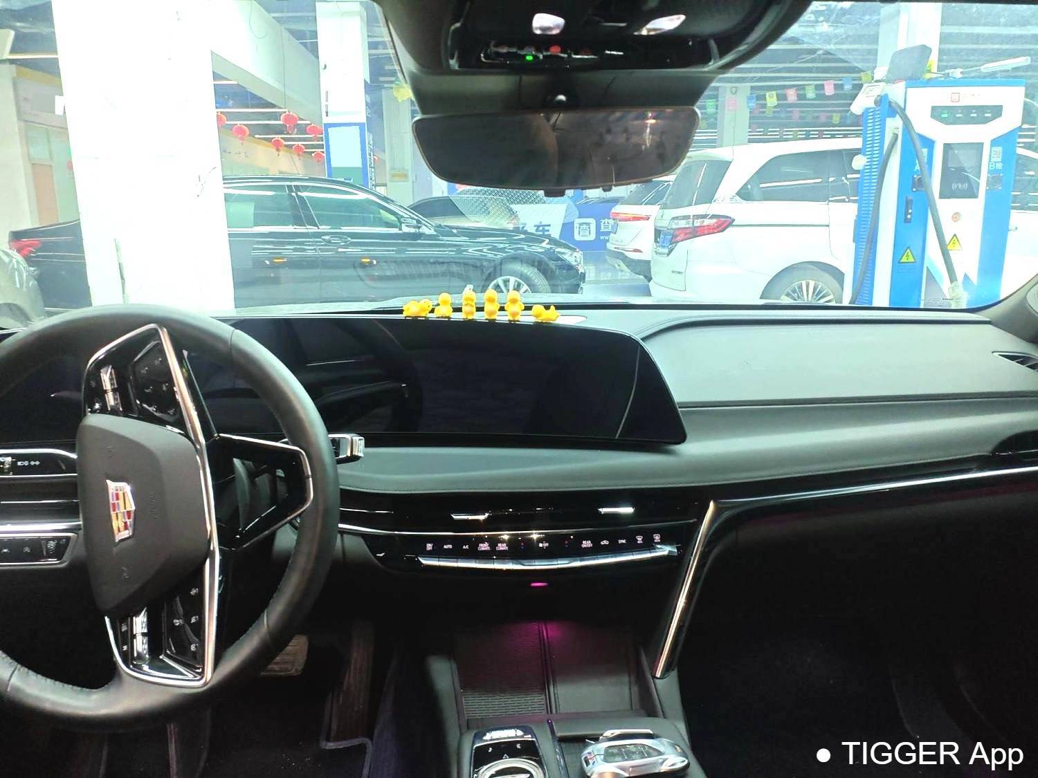 Подержанный CADILLAC 2023 CT6 28T Prestige Type