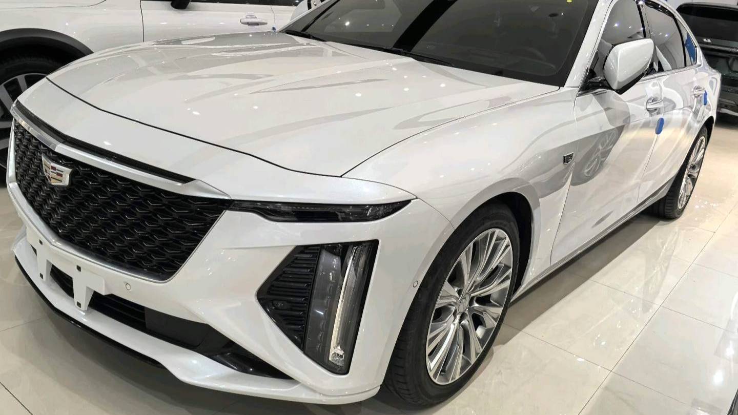 CADILLAC 2023 CT6 28T Platinum Edition