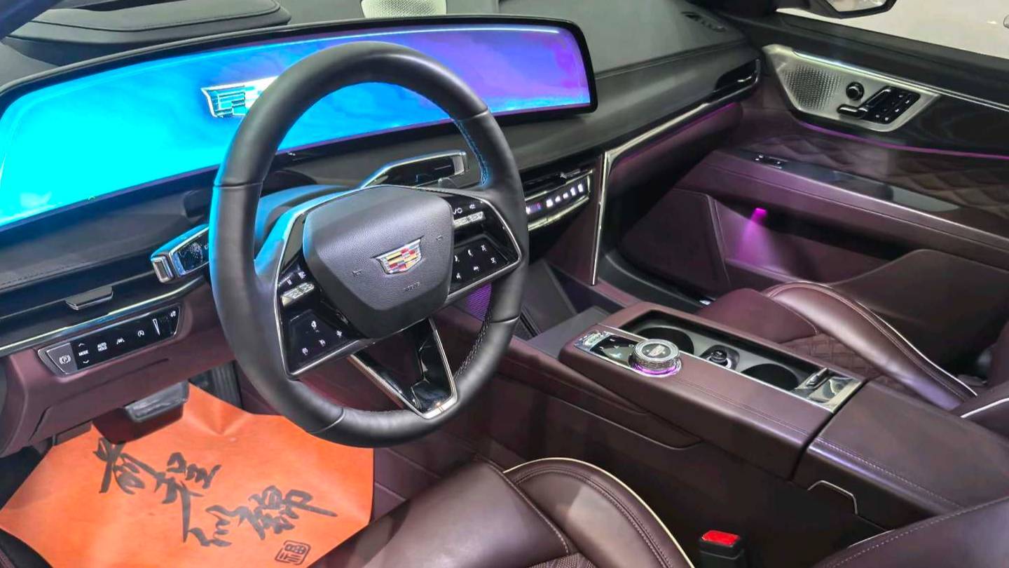 CADILLAC 2023 CT6 28T Platinum Edition