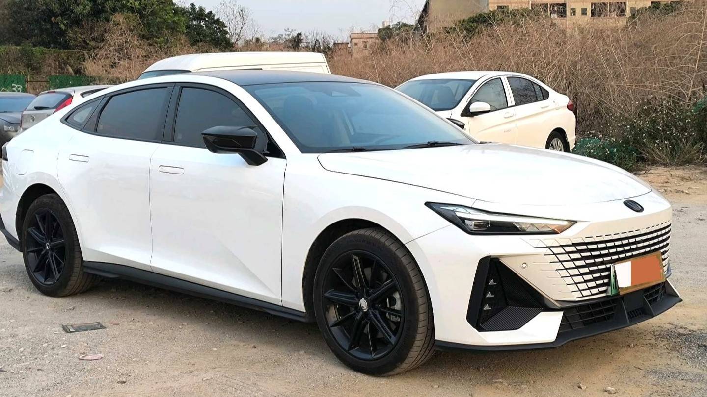 Changan 2023 UNI-V iDD‌ Smart iDD 1.5T 113km Smart Fun Type