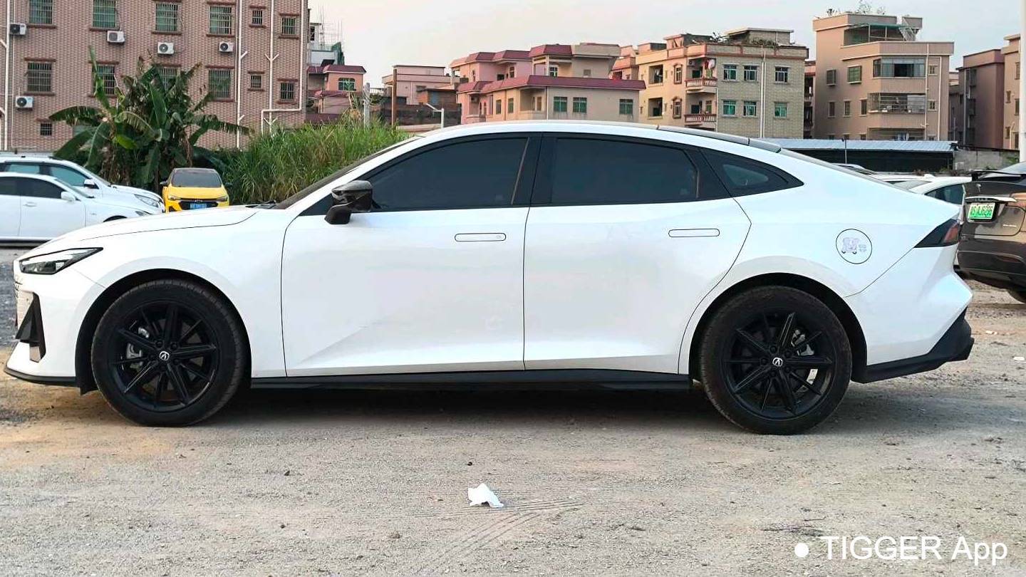 Changan 2023 UNI-V iDD‌ Smart iDD 1.5T 113km Smart Fun Type