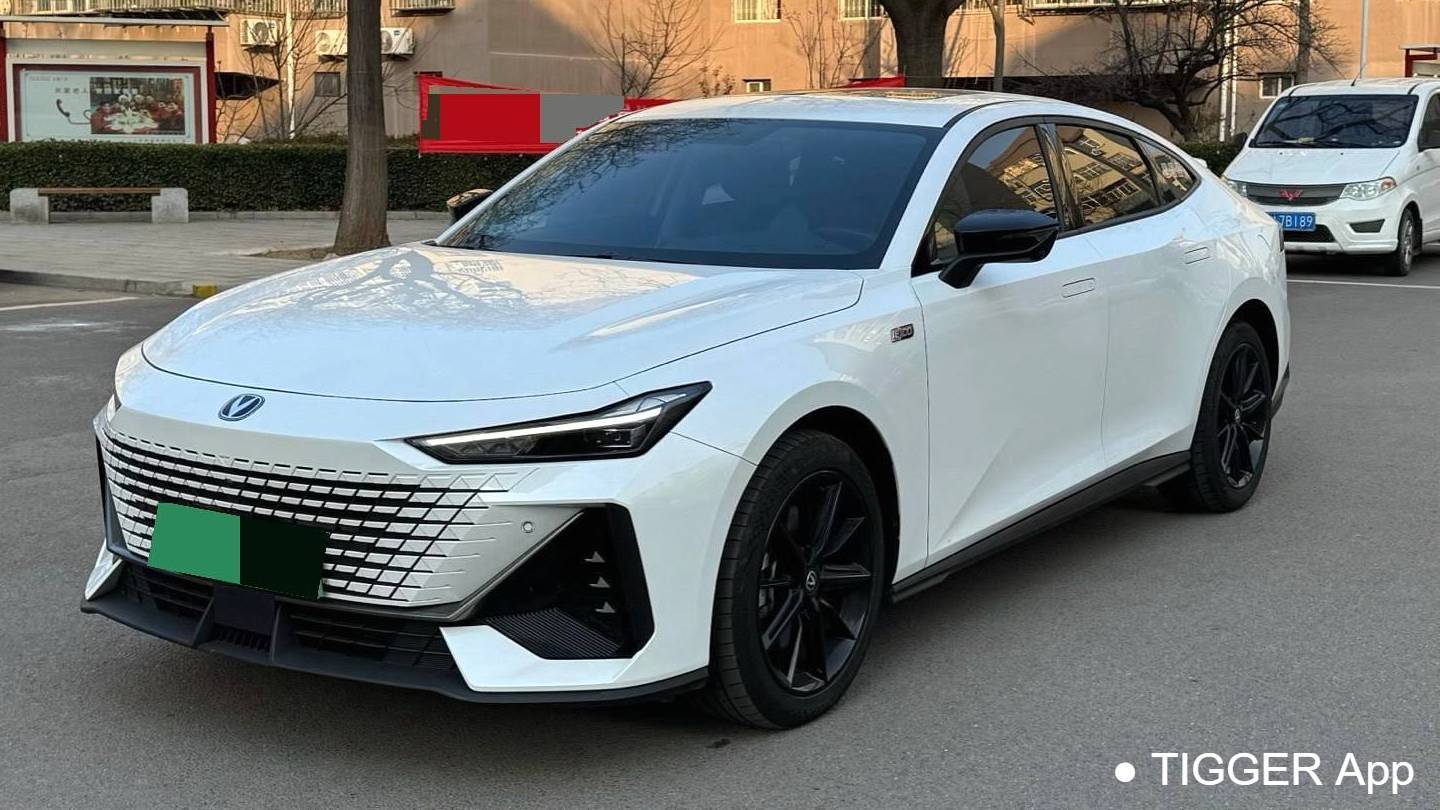Changan 2023 UNI-V iDD‌ Smart iDD 1.5T 113km Smart Fun Edition (Fast Version)
