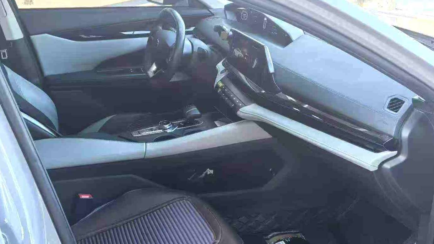 Changan 2023 UNI-V iDD‌ Smart iDD 1.5T 113km Smart Cool Model