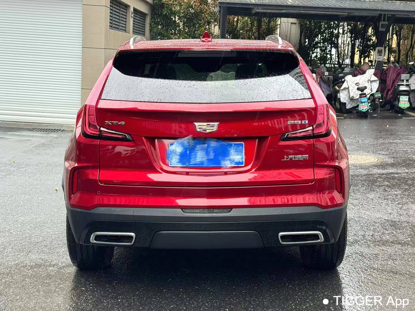 Подержанный CADILLAC 2024 XT4 28T two wheel drive luxury model